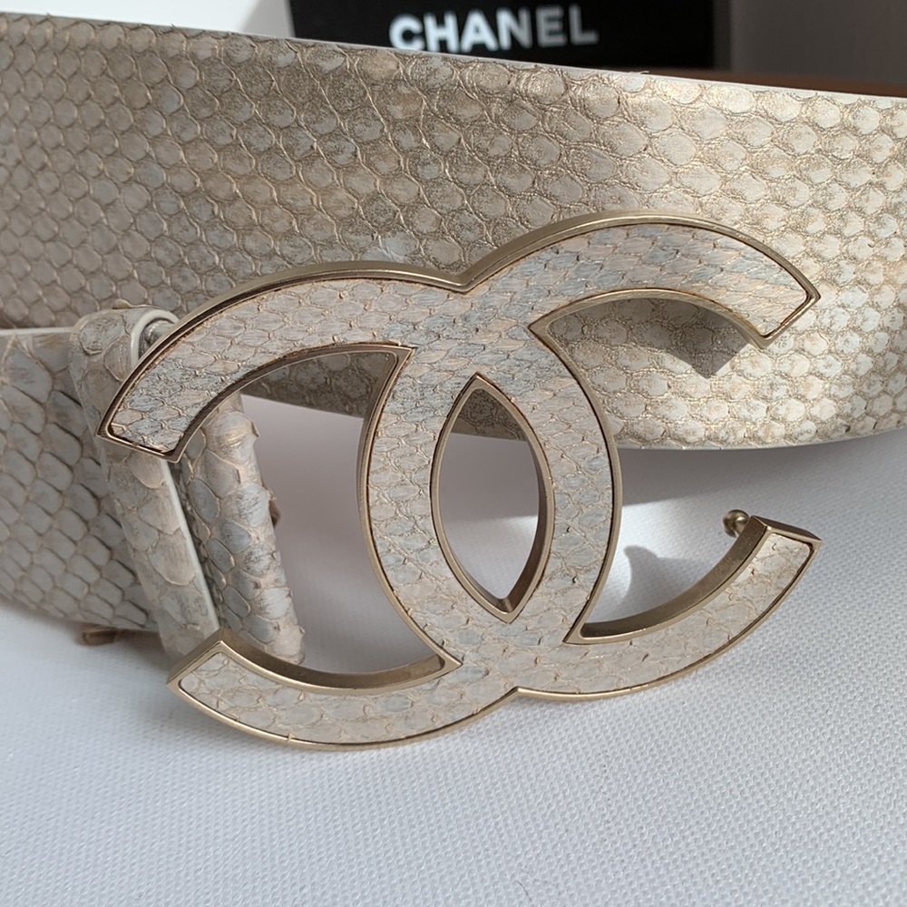 ⭐️ CHANEL Belt RARE Iridescent Python Leather Matte Gold HW Y2K Huge CC Big Logo - Picture 16 of 16
